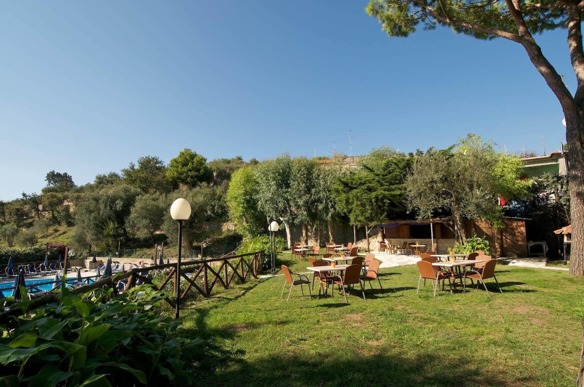 Freedom Holiday Residence Massa Lubrense Buitenkant foto