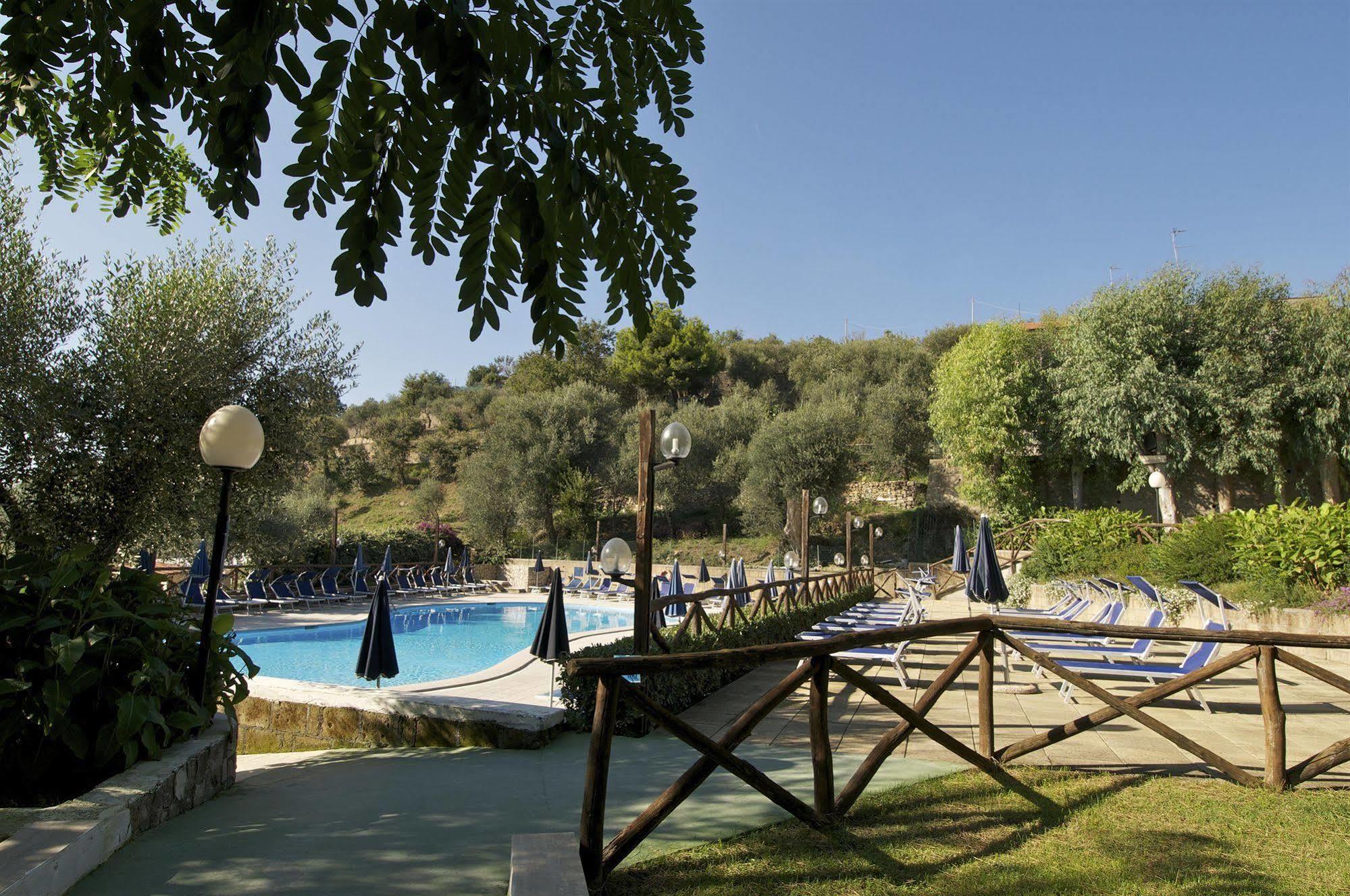 Freedom Holiday Residence Massa Lubrense Buitenkant foto