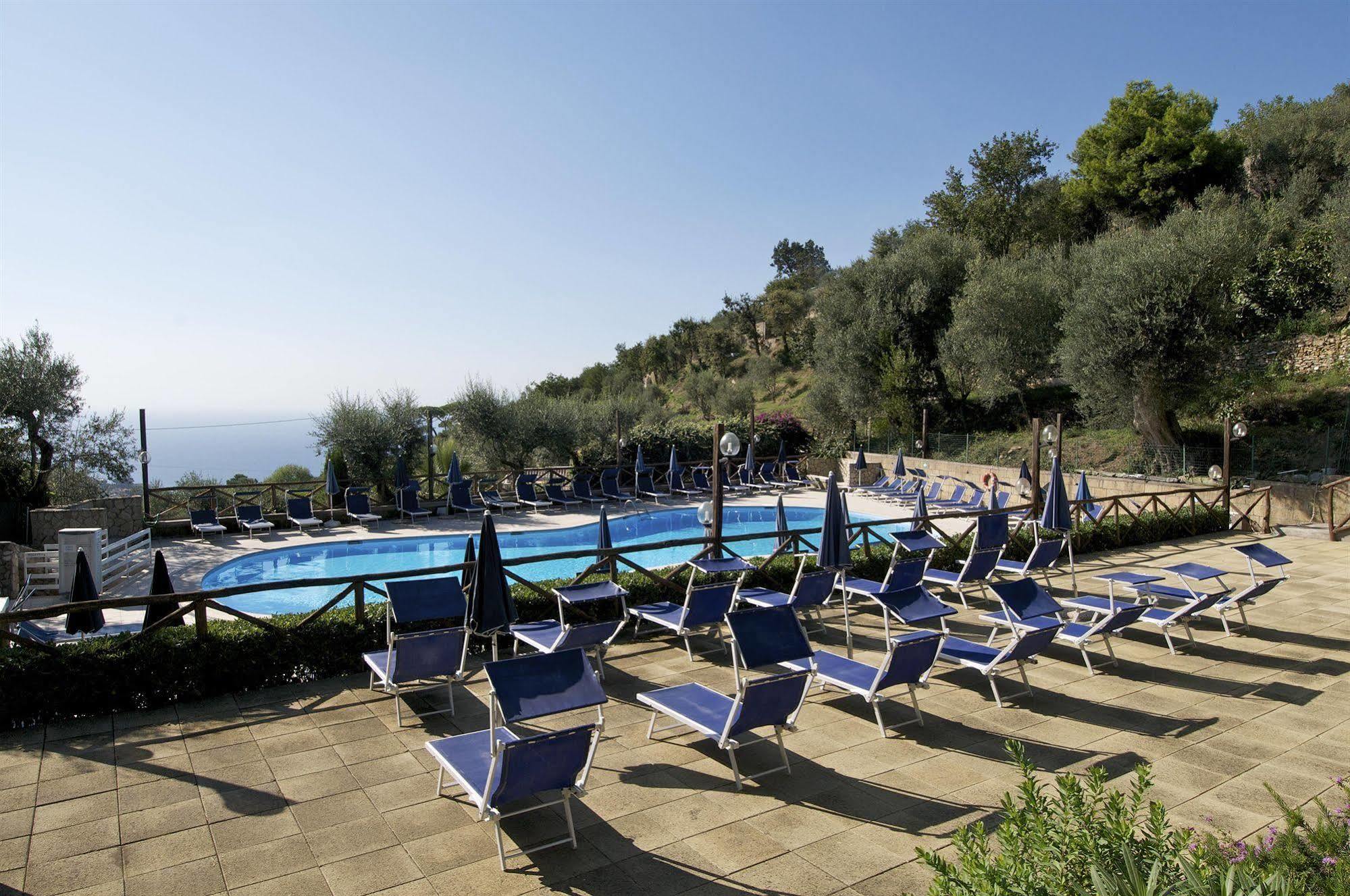 Freedom Holiday Residence Massa Lubrense Buitenkant foto