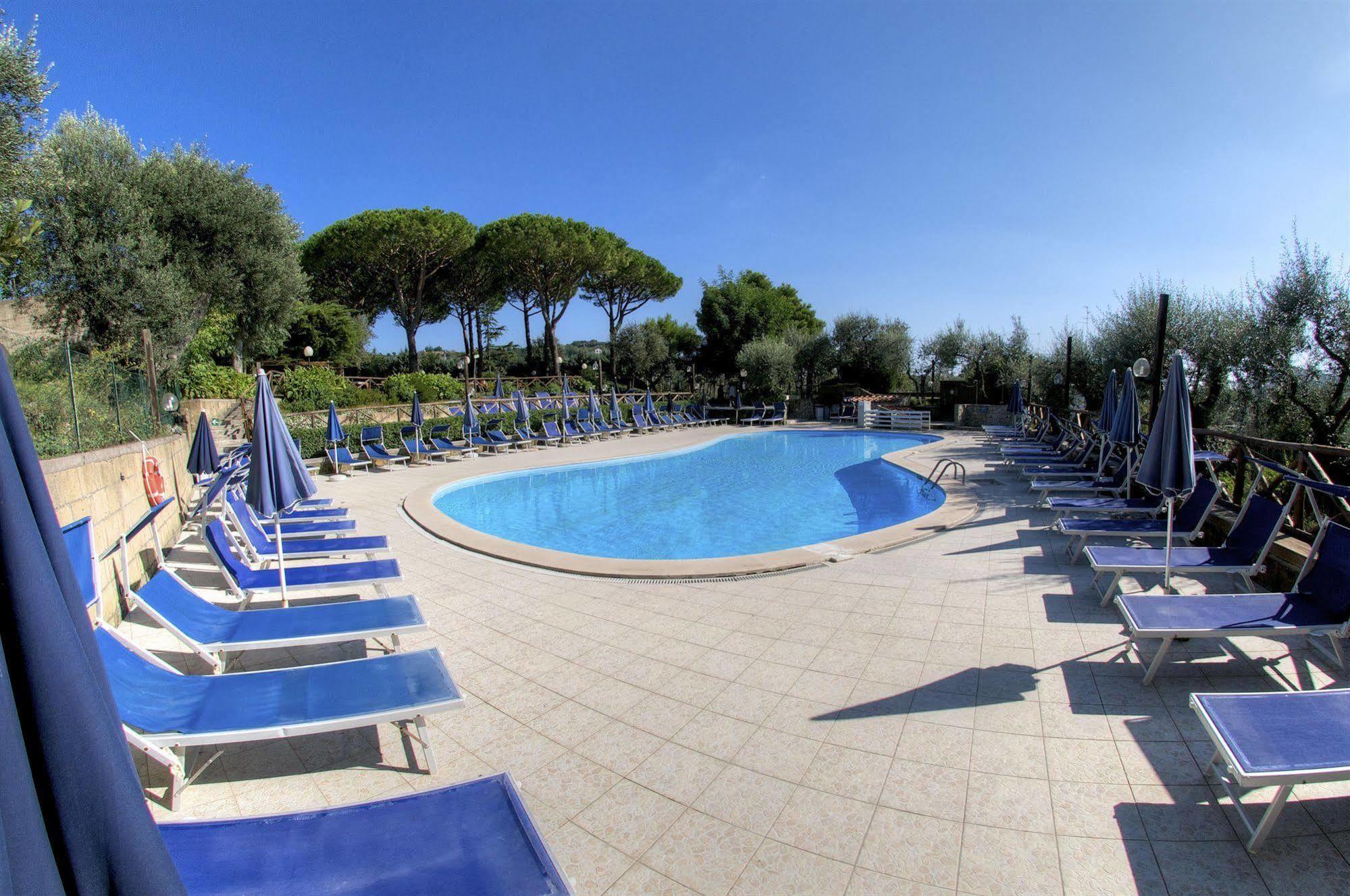 Freedom Holiday Residence Massa Lubrense Buitenkant foto