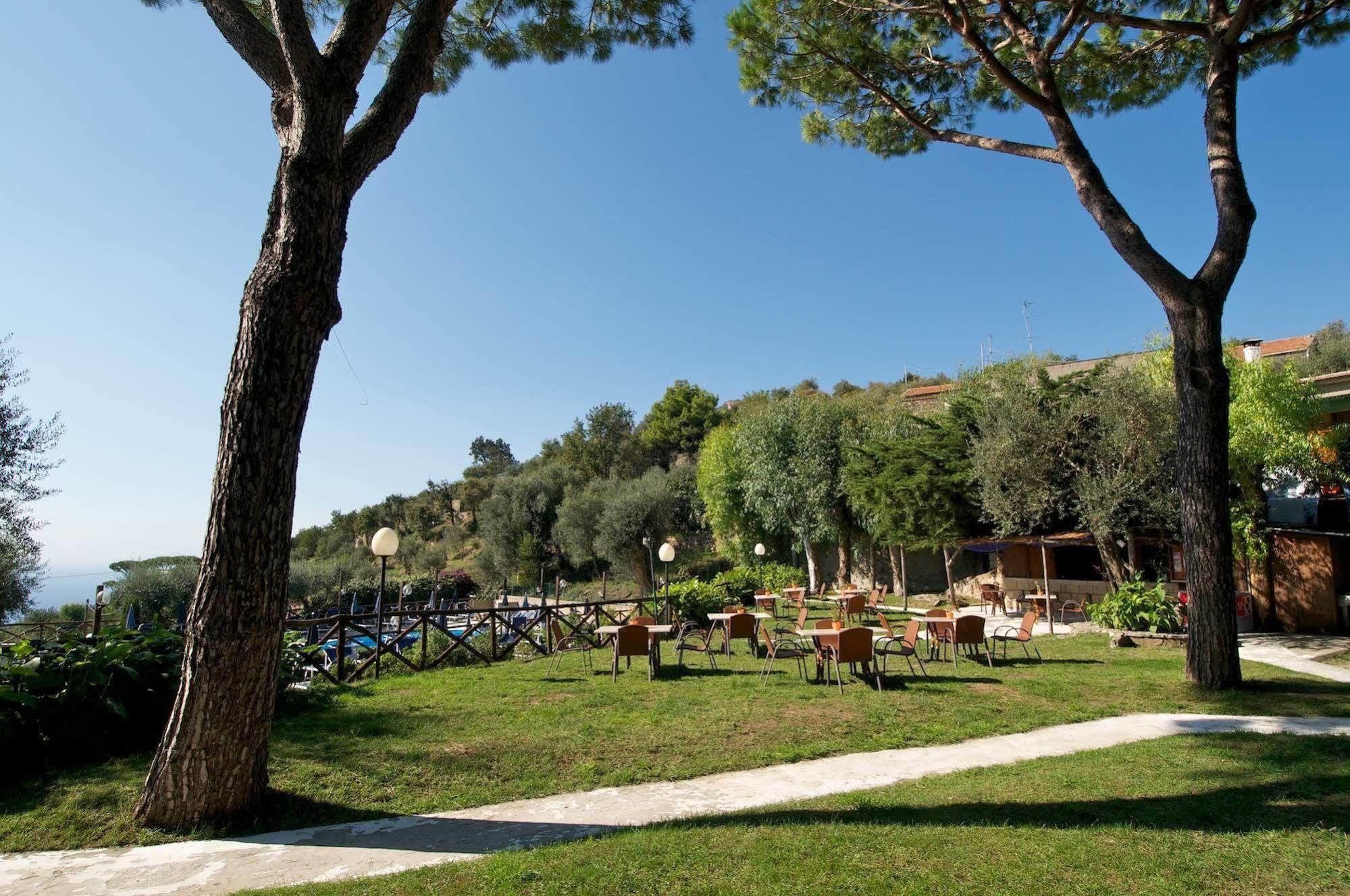 Freedom Holiday Residence Massa Lubrense Buitenkant foto