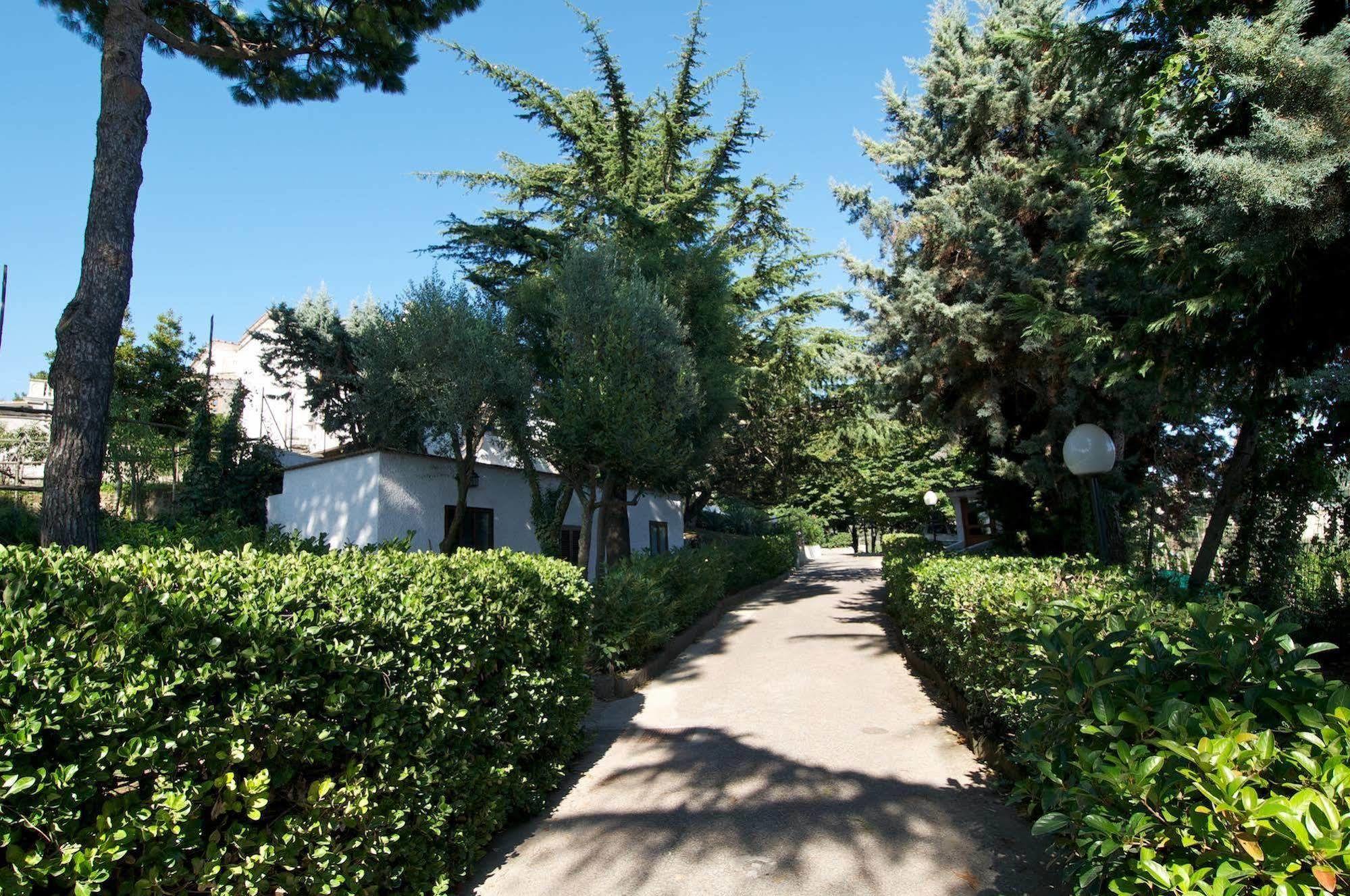 Freedom Holiday Residence Massa Lubrense Buitenkant foto