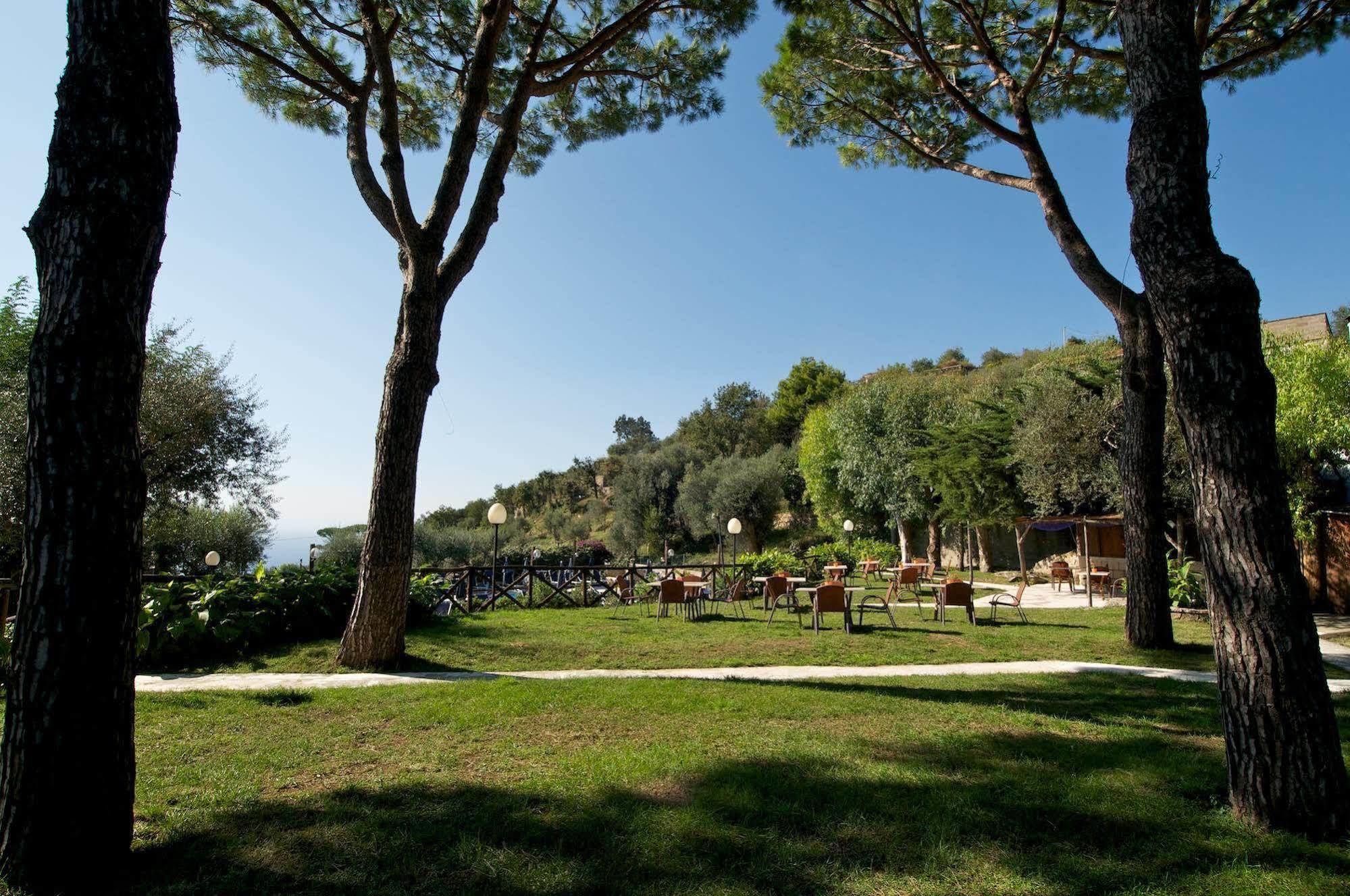 Freedom Holiday Residence Massa Lubrense Buitenkant foto